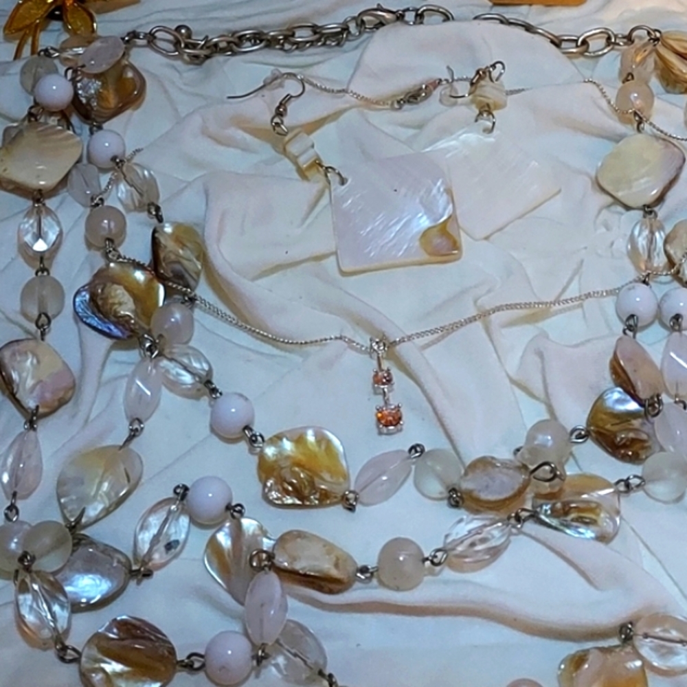 🐚Sh(e)ll We? JEWELRY LOTT.